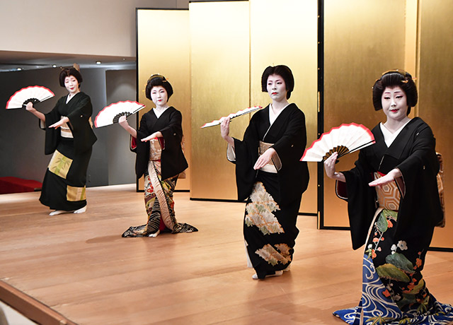 なでしこの踊り